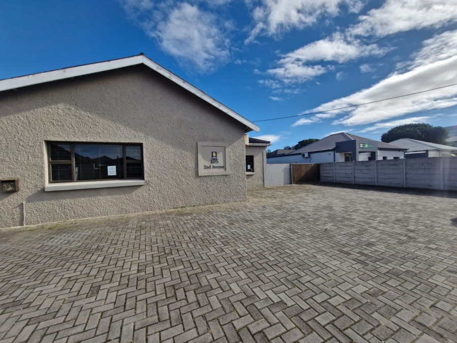 To Let commercial Property for Rent in Newton Park Eastern Cape